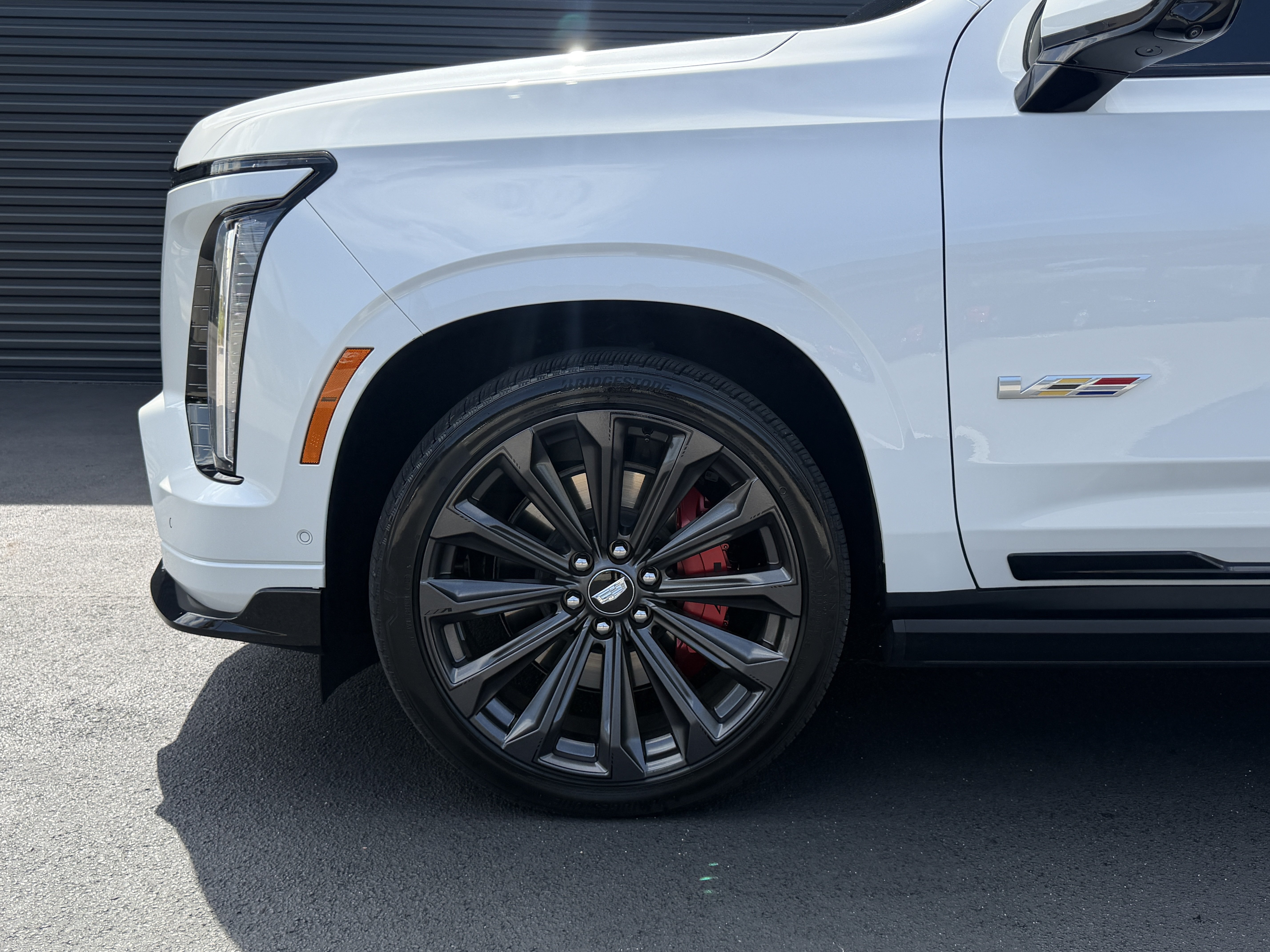 Used 2025 Cadillac Escalade V AWD/4WD image 10