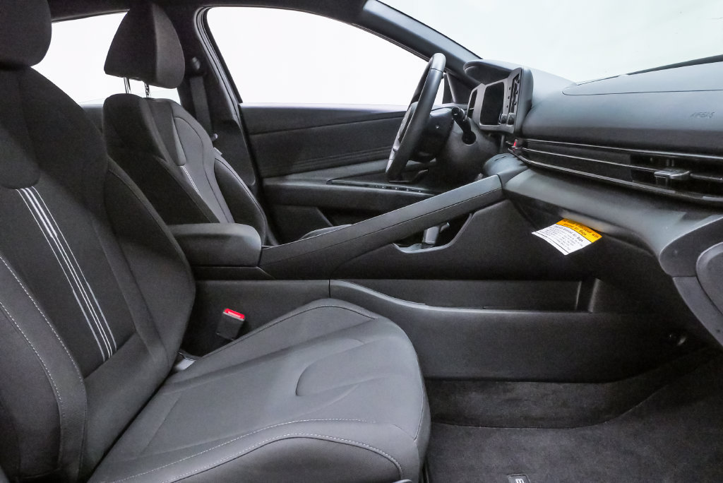 Certified 2026 Hyundai Elantra Sport FWD image 13