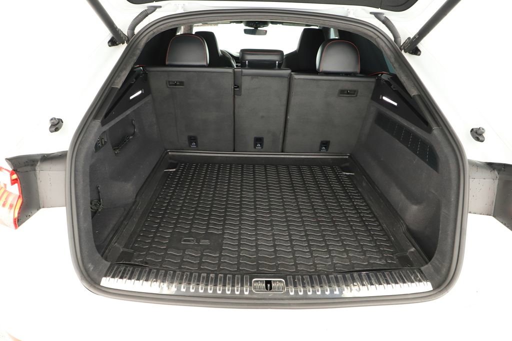 Certified 2022 Audi RS Q8 4.0T w/ Carbon Optic Package image 28