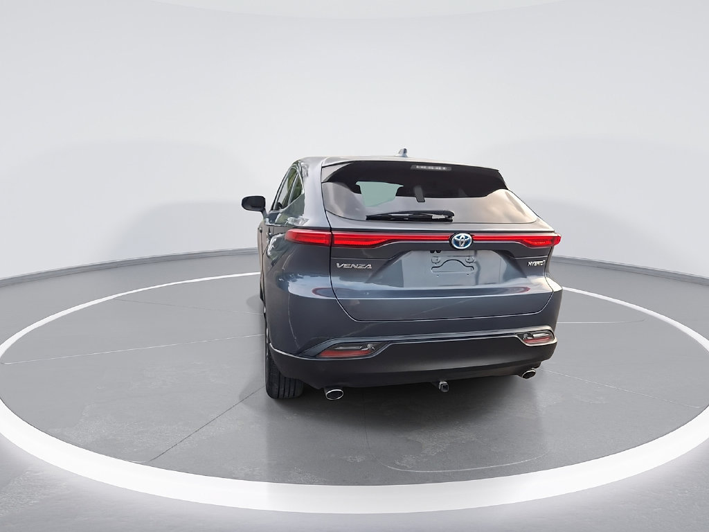 Used 2022 Toyota Venza LE AWD/4WD image 9
