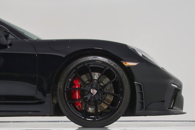 Used 2021 Porsche 718 Boxster Spyder RWD image 17