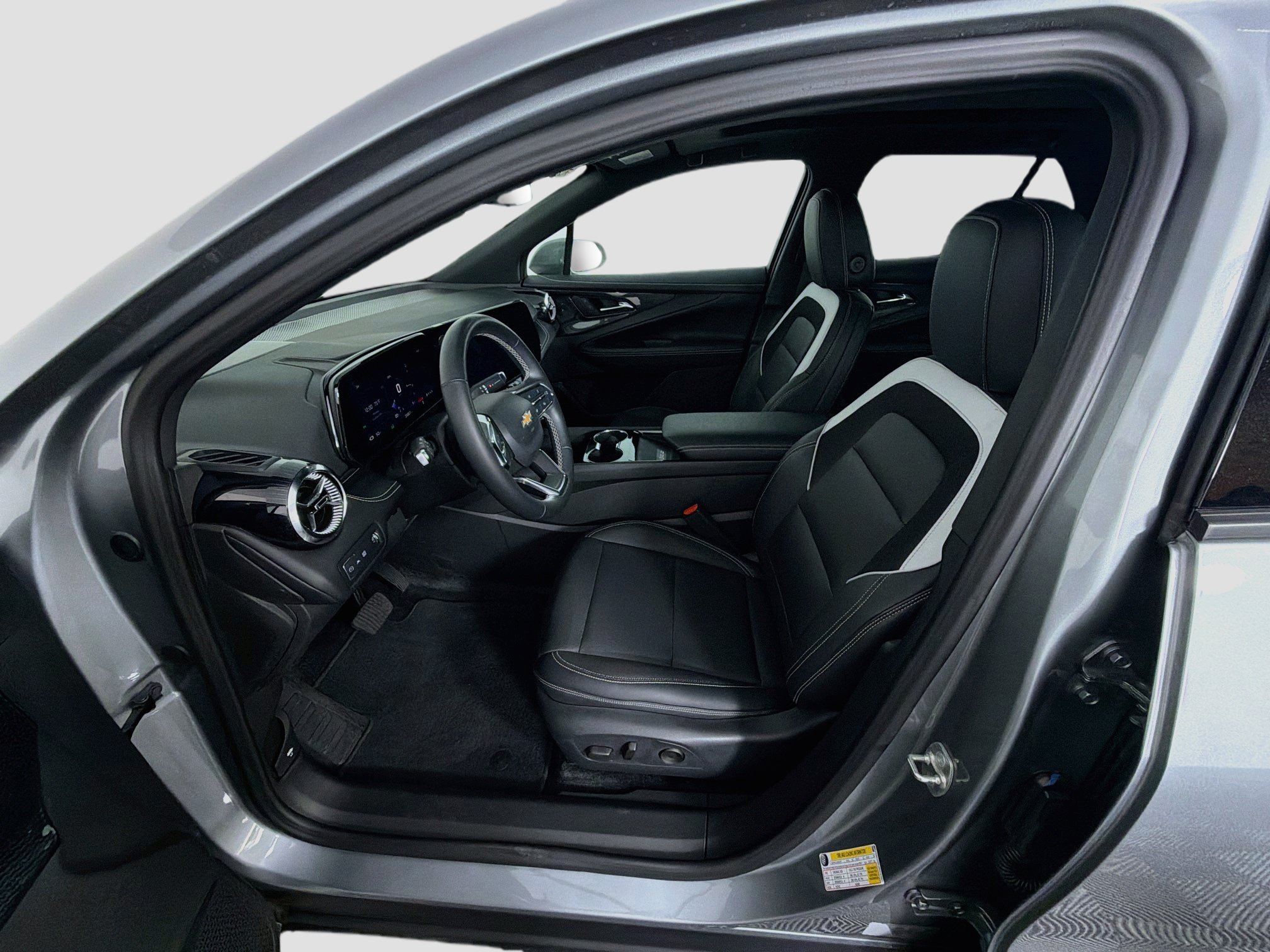 Used 2024 Chevrolet Blazer EV LT AWD/4WD image 13