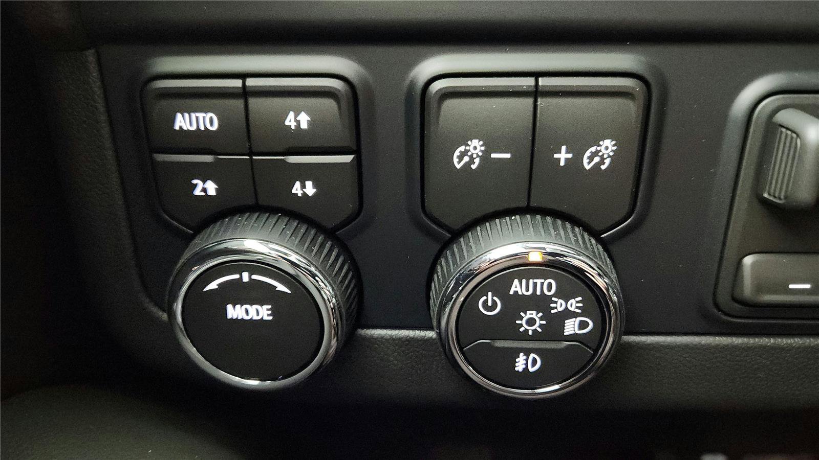 New 2026 Chevrolet Suburban Premier image 23