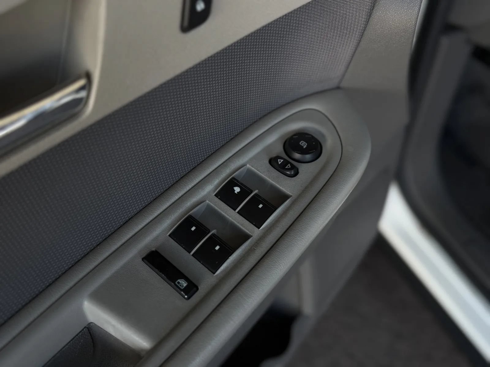 Used 2011 Chevrolet Traverse LS AWD/4WD image 25