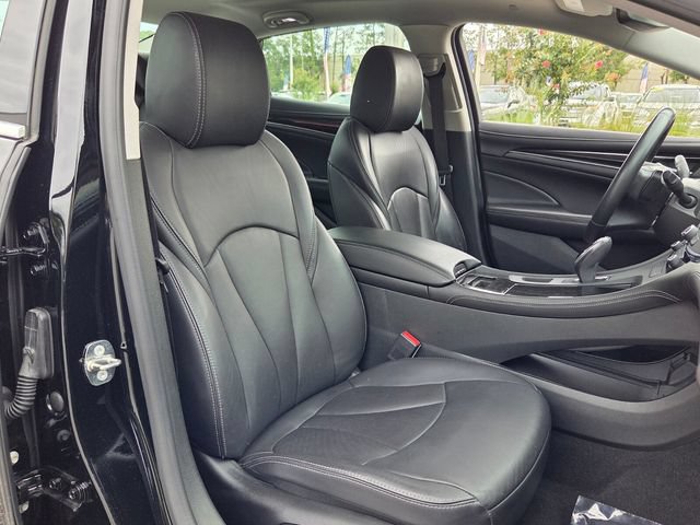 Used 2017 Buick LaCrosse Essence FWD image 16