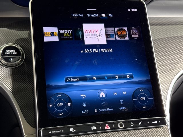 Used 2025 Mercedes-Benz GLC 300 4MATIC image 37