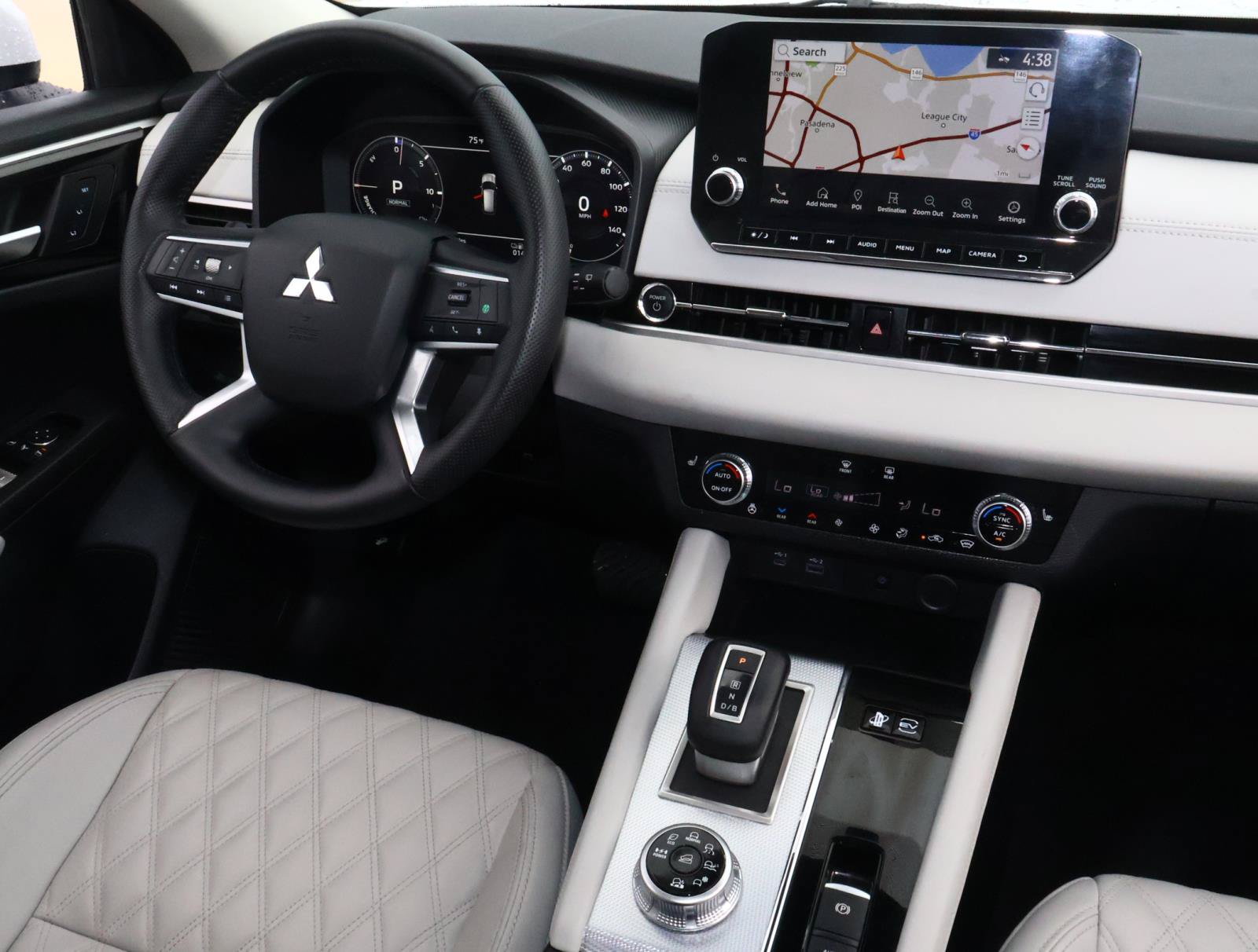 Used 2025 Mitsubishi Outlander SEL AWD/4WD image 10