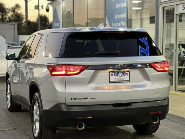 Used 2019 Chevrolet Traverse LS w/ LPO, Blackout Package AWD/4WD image 3