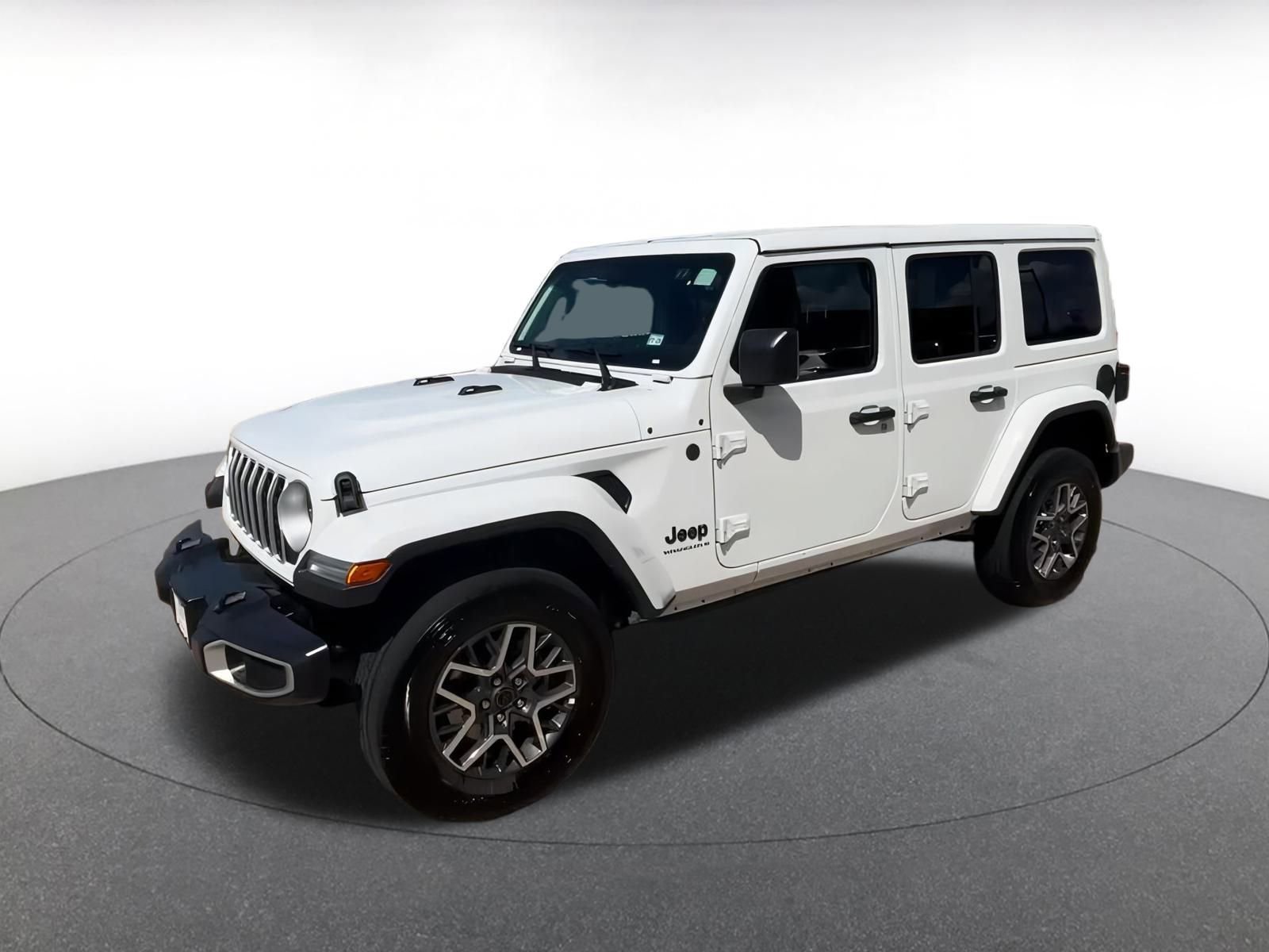 Used 2025 Jeep Wrangler Sahara image 8