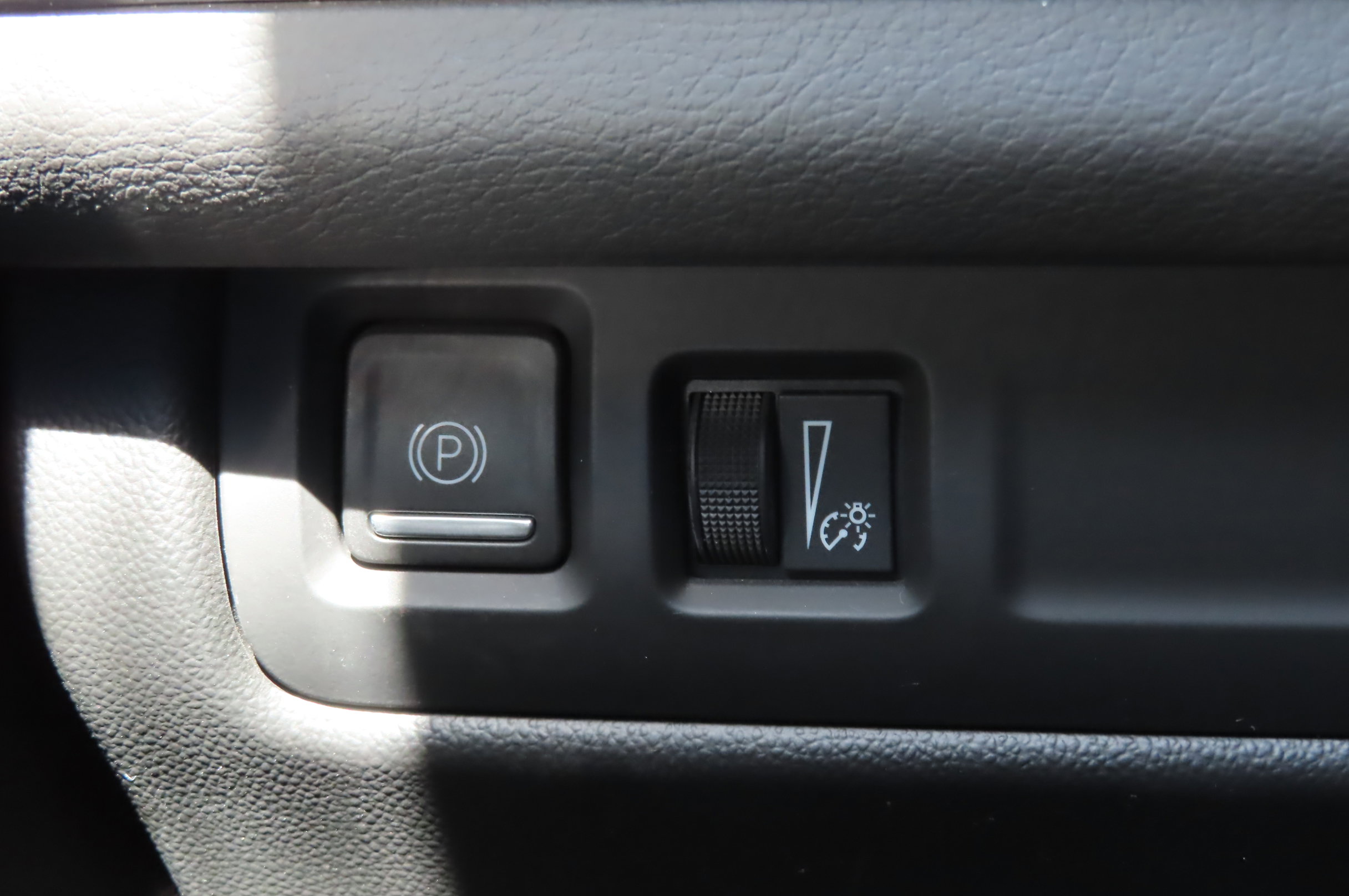 Used 2024 Cadillac XT4 Premium Luxury image 19