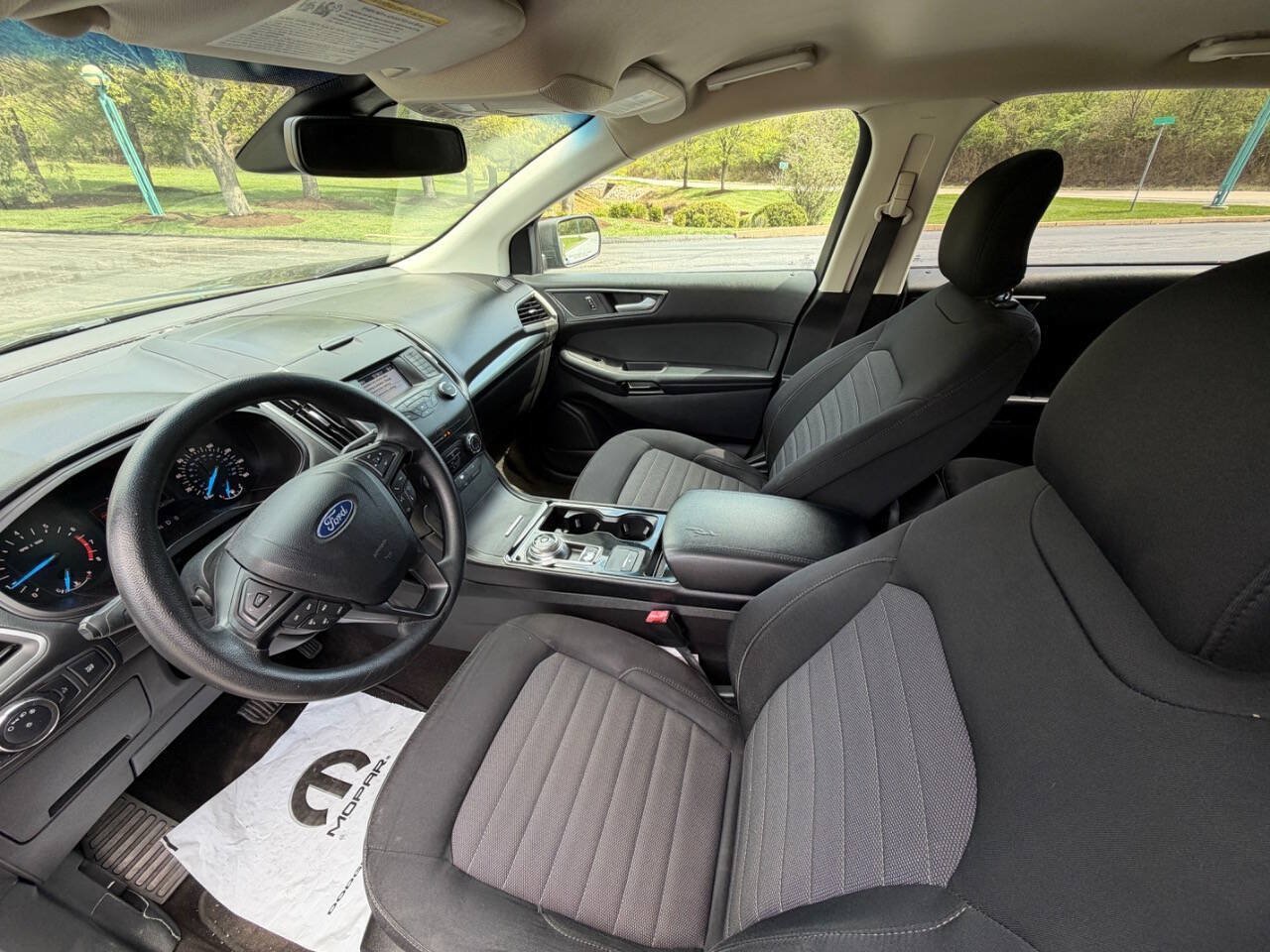 Used 2019 Ford Edge SE FWD image 6