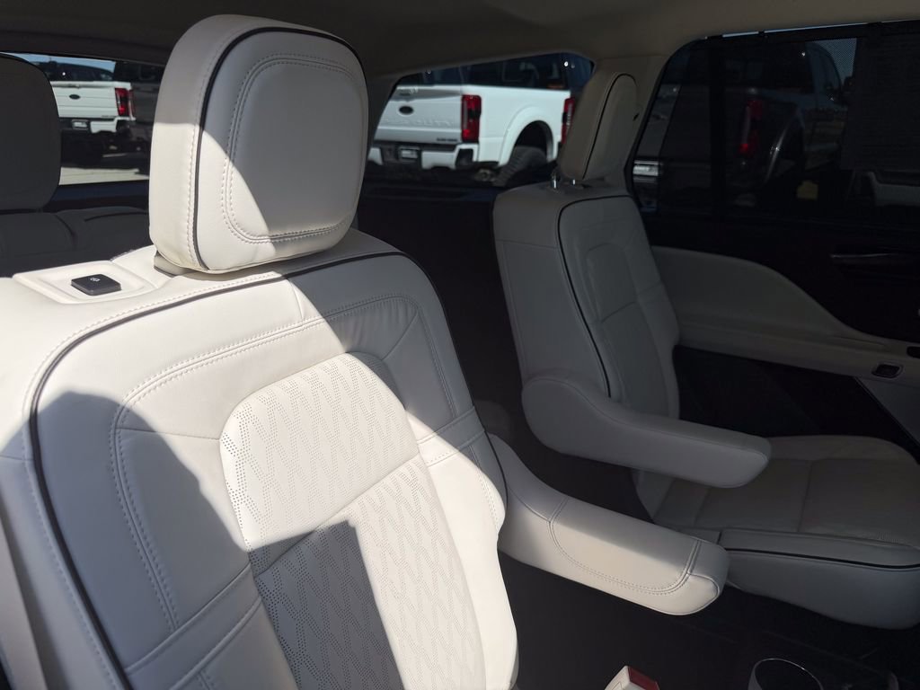 Certified 2023 Lincoln Aviator Black Label image 20