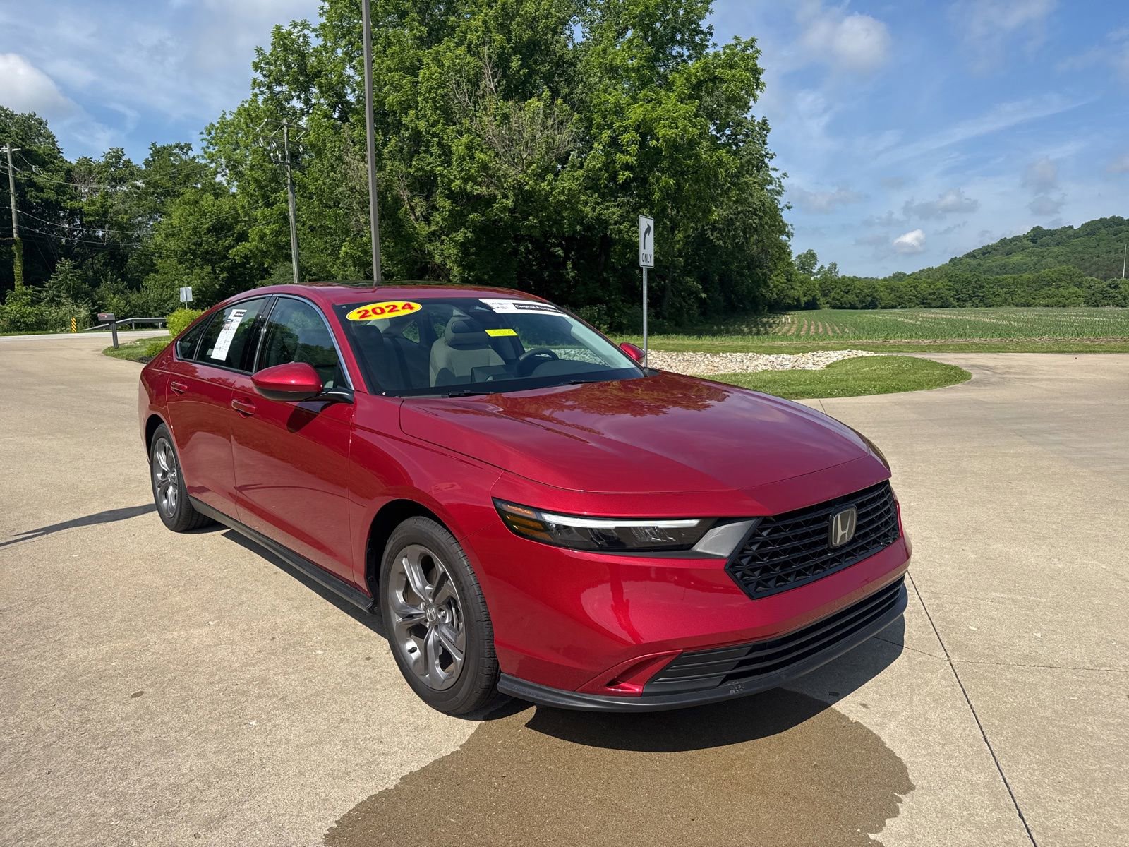 Used 2024 Honda Accord EX image 3