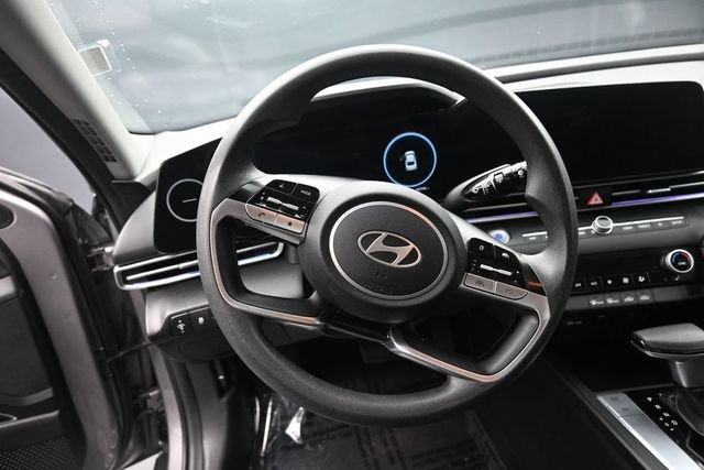 Used 2024 Hyundai Elantra SEL FWD image 16