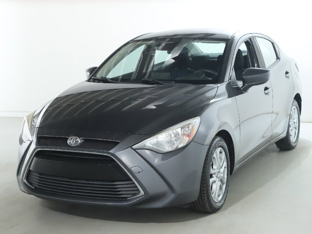 Used 2018 Toyota Yaris iA image 3