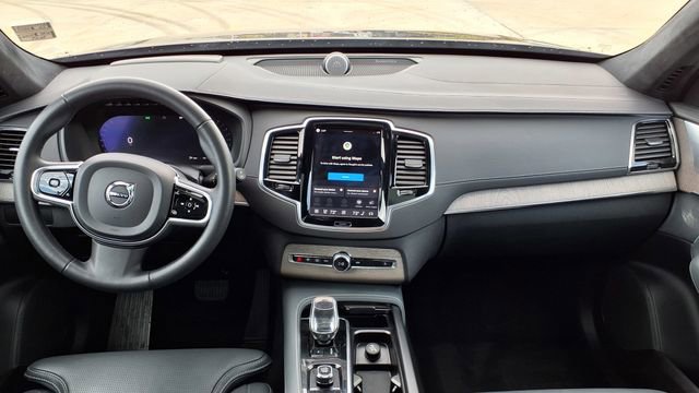 Used 2023 Volvo XC90 B6 Ultimate w/ Lounge Package image 24