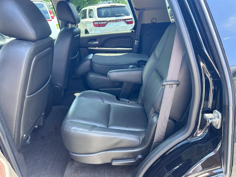 Used 2013 GMC Yukon Denali AWD/4WD image 10
