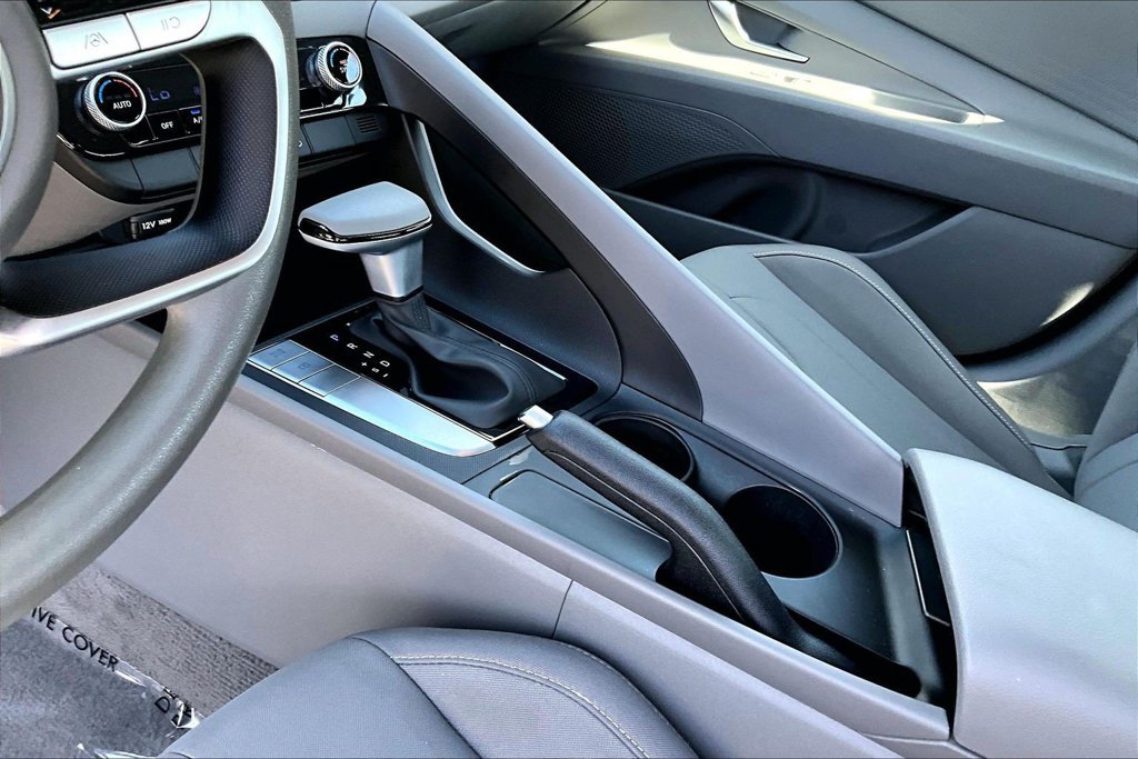 Certified 2024 Hyundai Elantra SEL FWD image 11