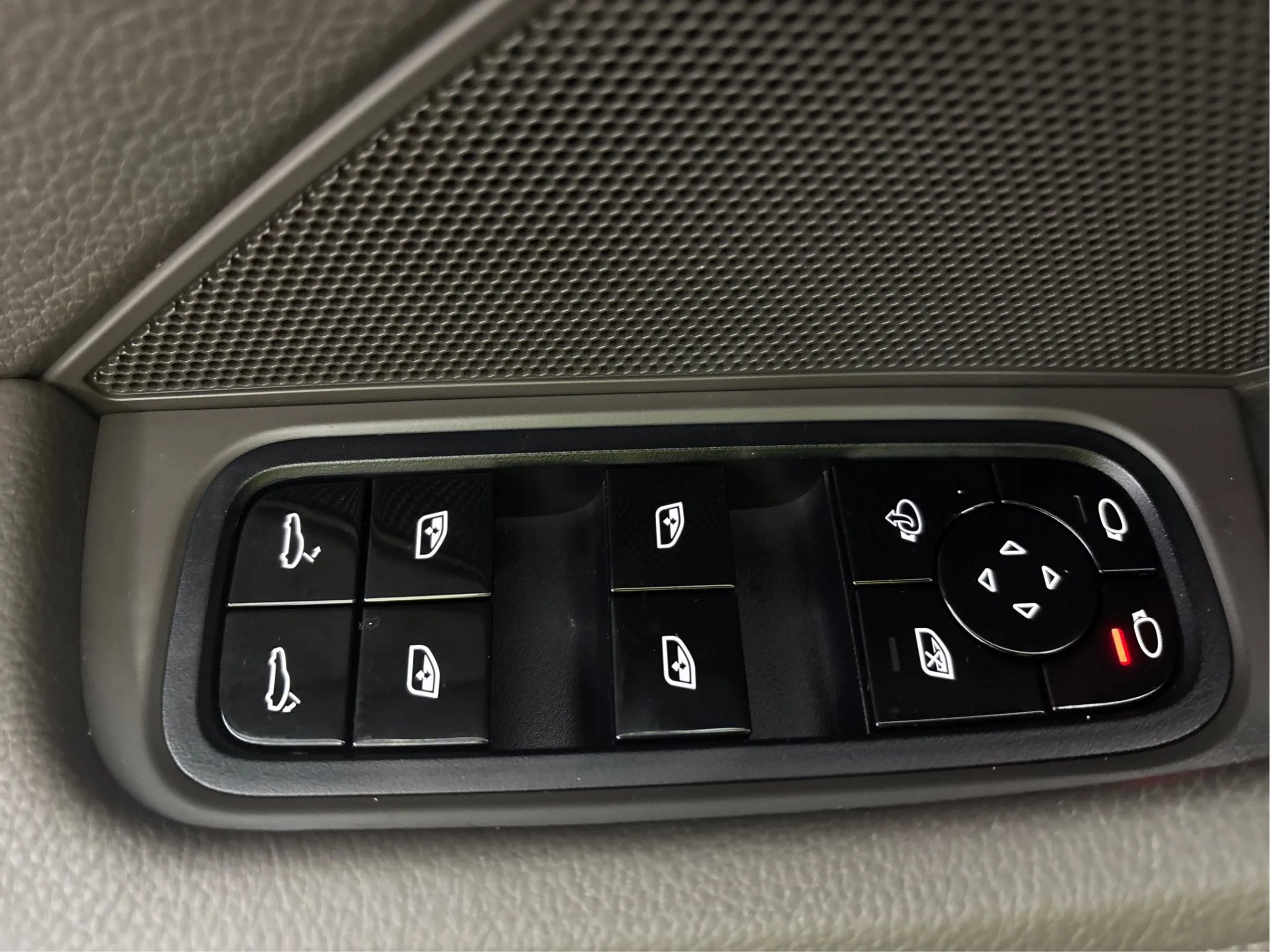 Used 2017 Porsche Panamera image 43