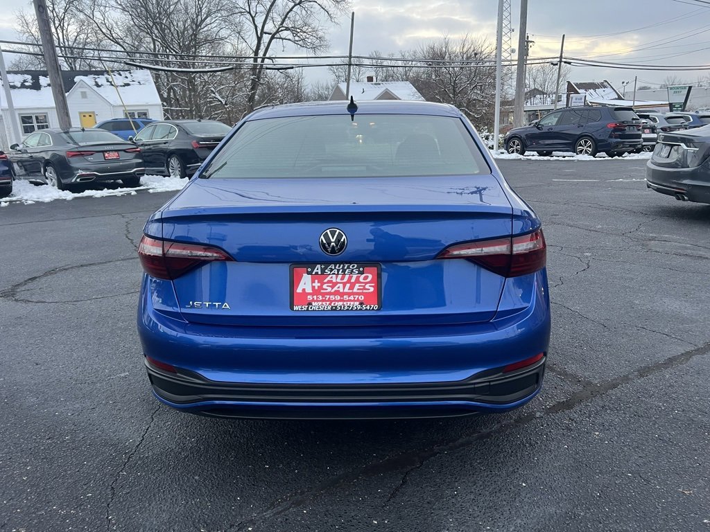 Used 2023 Volkswagen Jetta Sport image 7