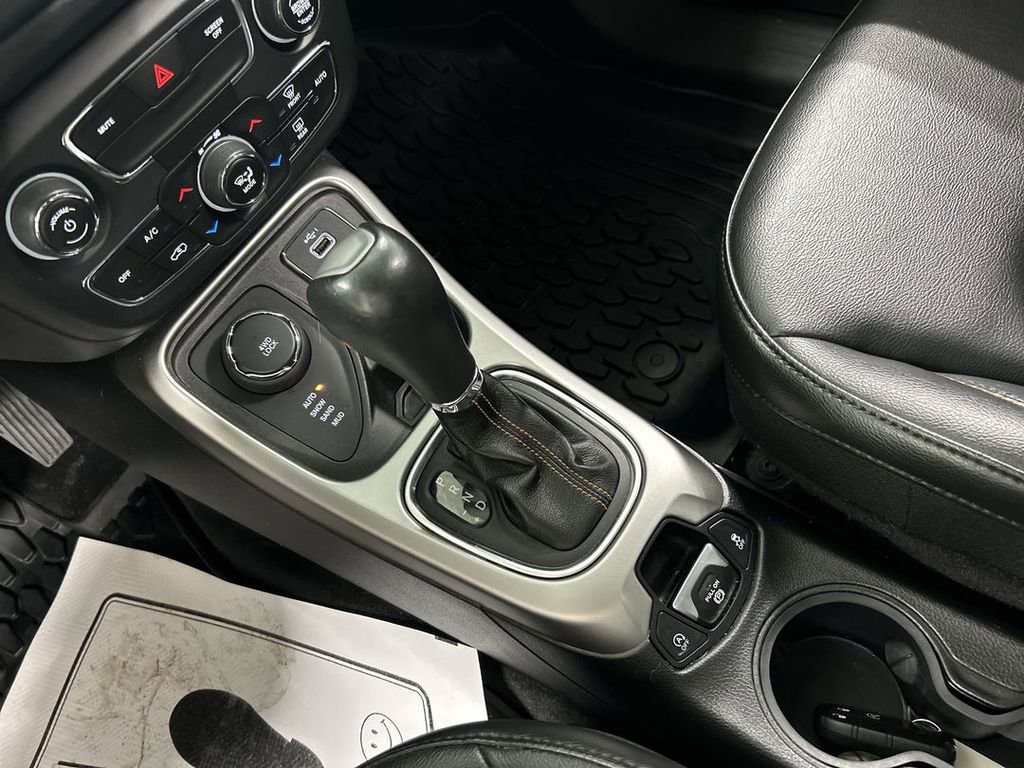 Used 2019 Jeep Compass Latitude w/ Popular Equipment Group AWD/4WD image 17