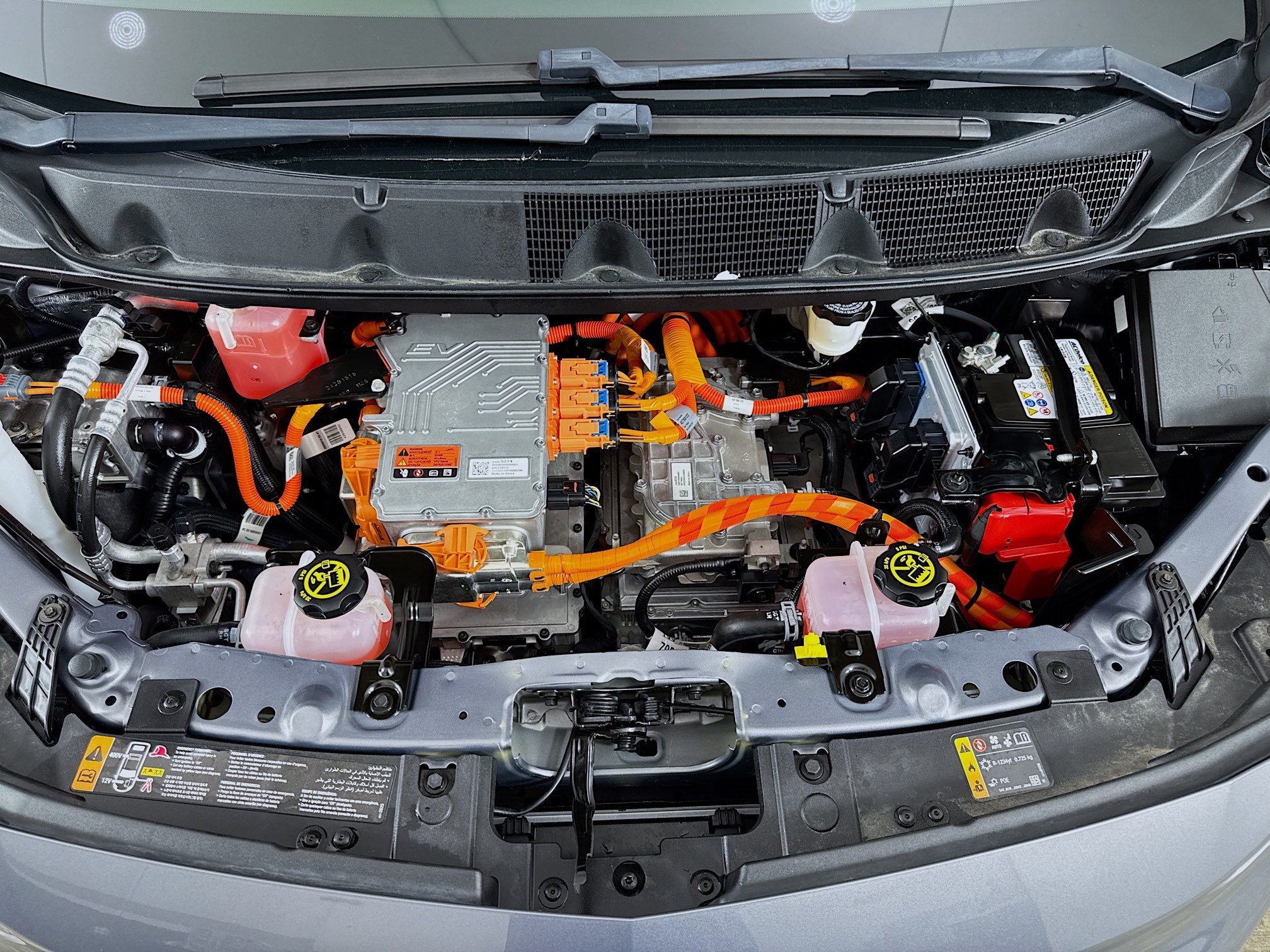 Used 2023 Chevrolet Bolt LT w/ Infotainment Package FWD image 28
