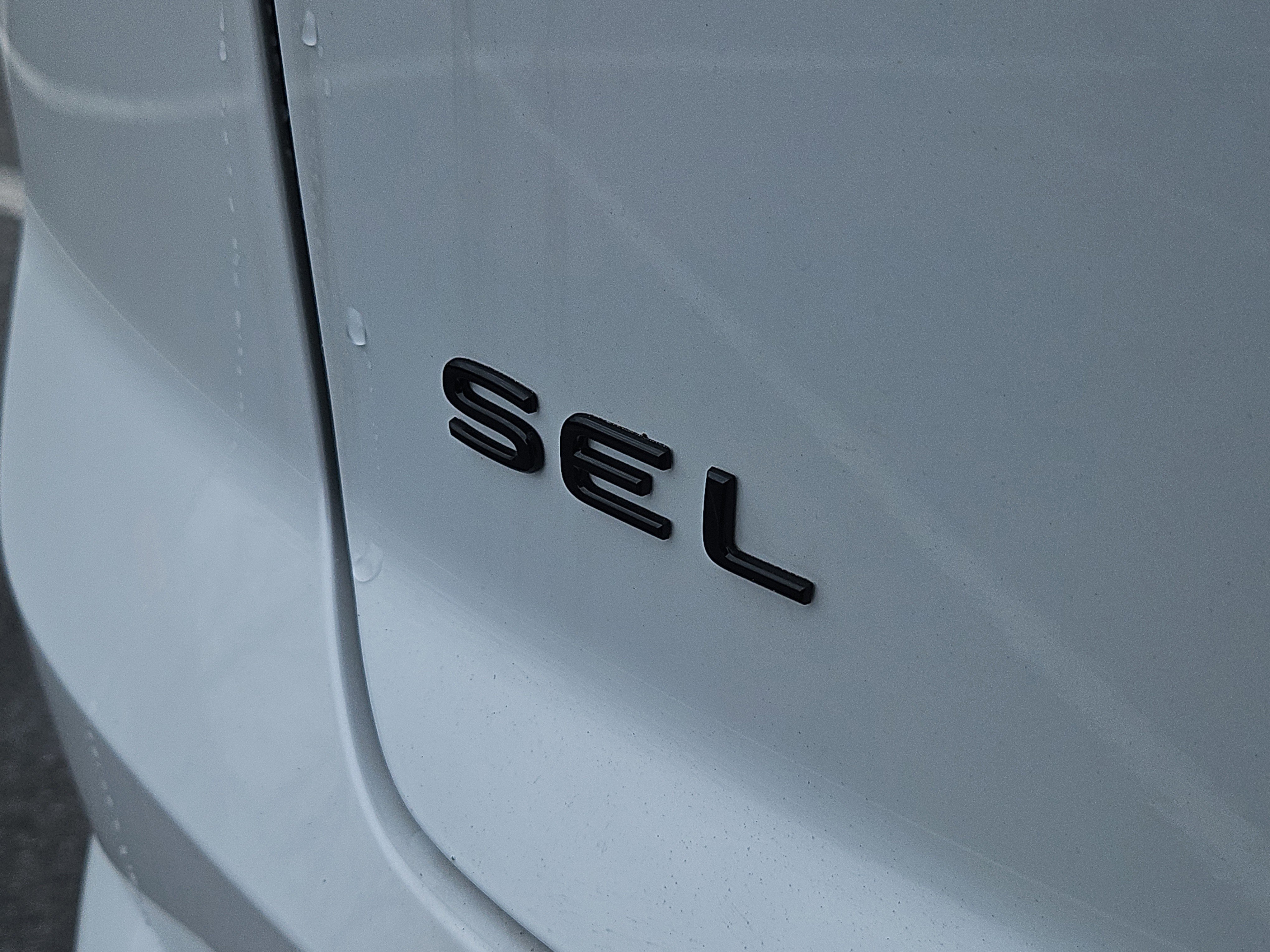 New 2026 Volkswagen Atlas Cross Sport SEL R-Line image 4