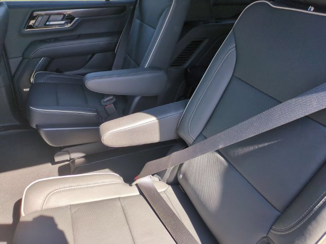 Used 2025 GMC Yukon Elevation w/ Technology Package AWD/4WD image 27