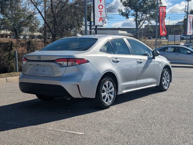 Used 2025 Toyota Corolla LE FWD image 3