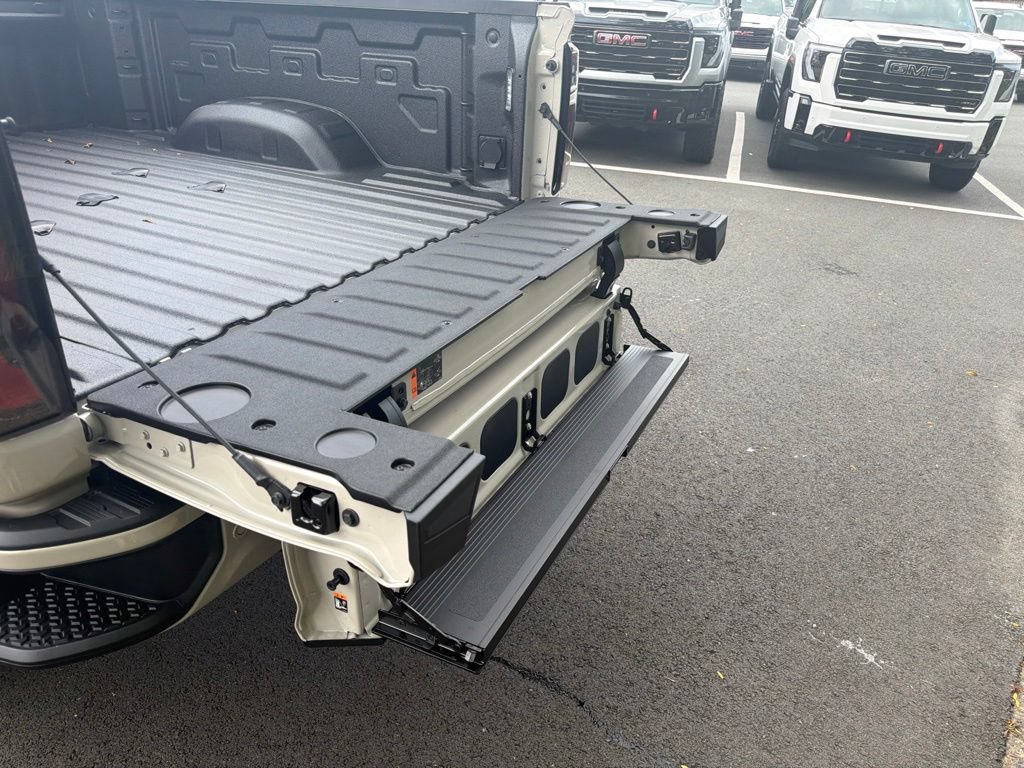 New 2026 GMC Sierra 2500 AT4 w/ AT4 Premium Plus Package AWD/4WD image 36