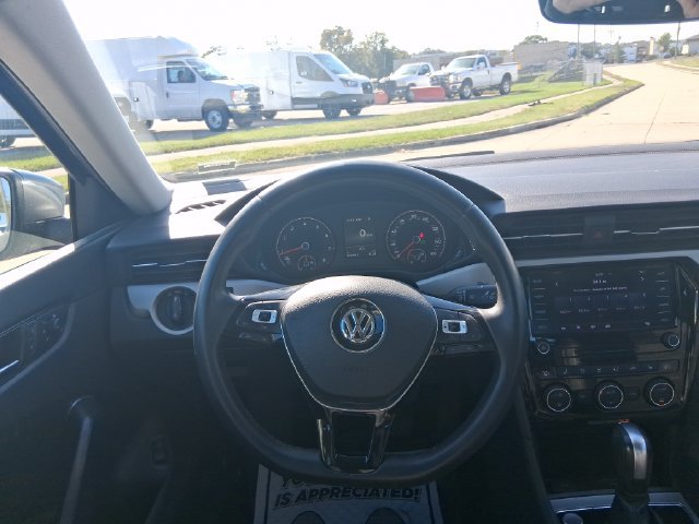 Used 2021 Volkswagen Passat 2.0T SE FWD image 21