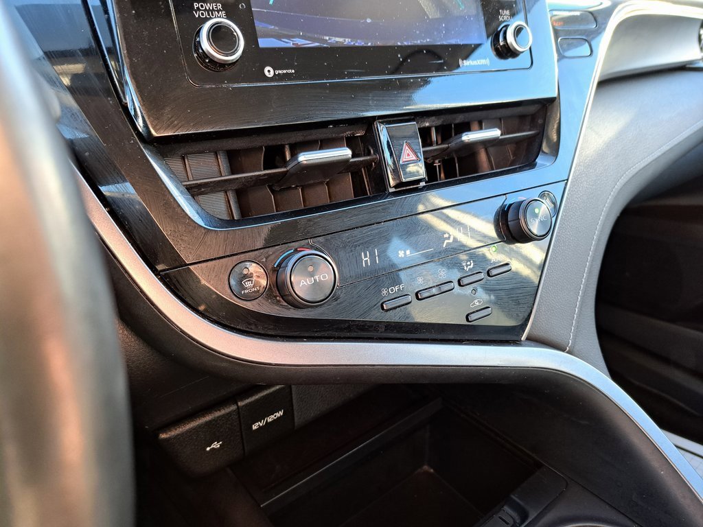 Used 2023 Toyota Camry SE image 18