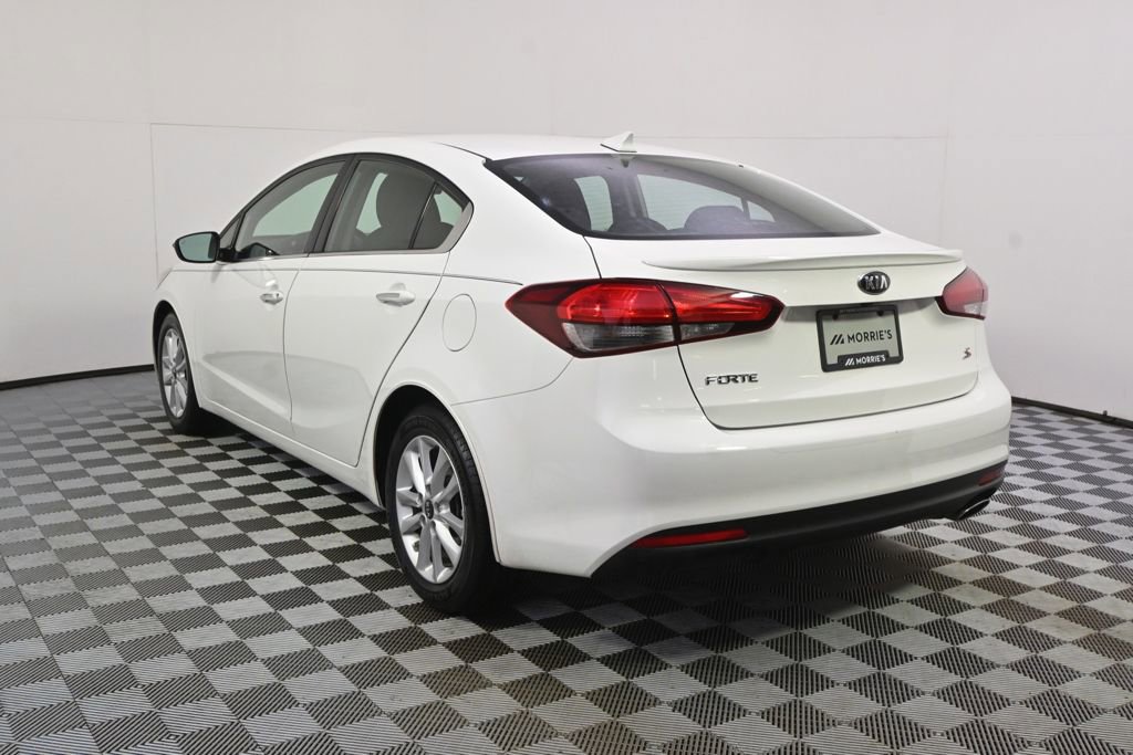Used 2017 Kia Forte S w/ S Technology Package image 4