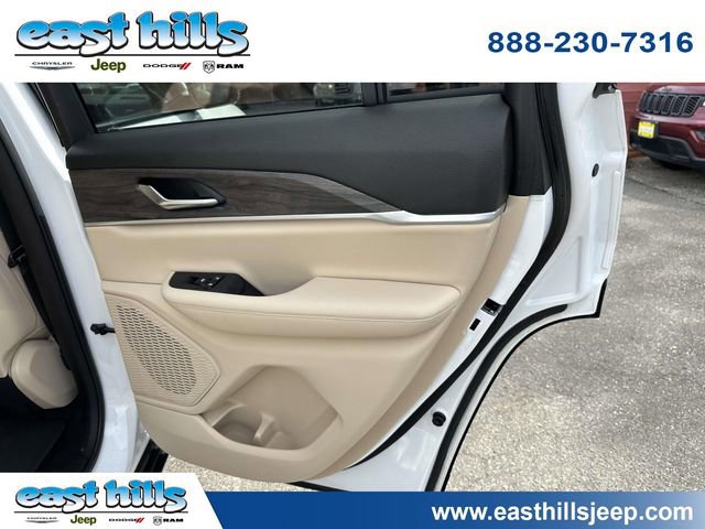 Certified 2023 Jeep Grand Cherokee Limited AWD/4WD image 24