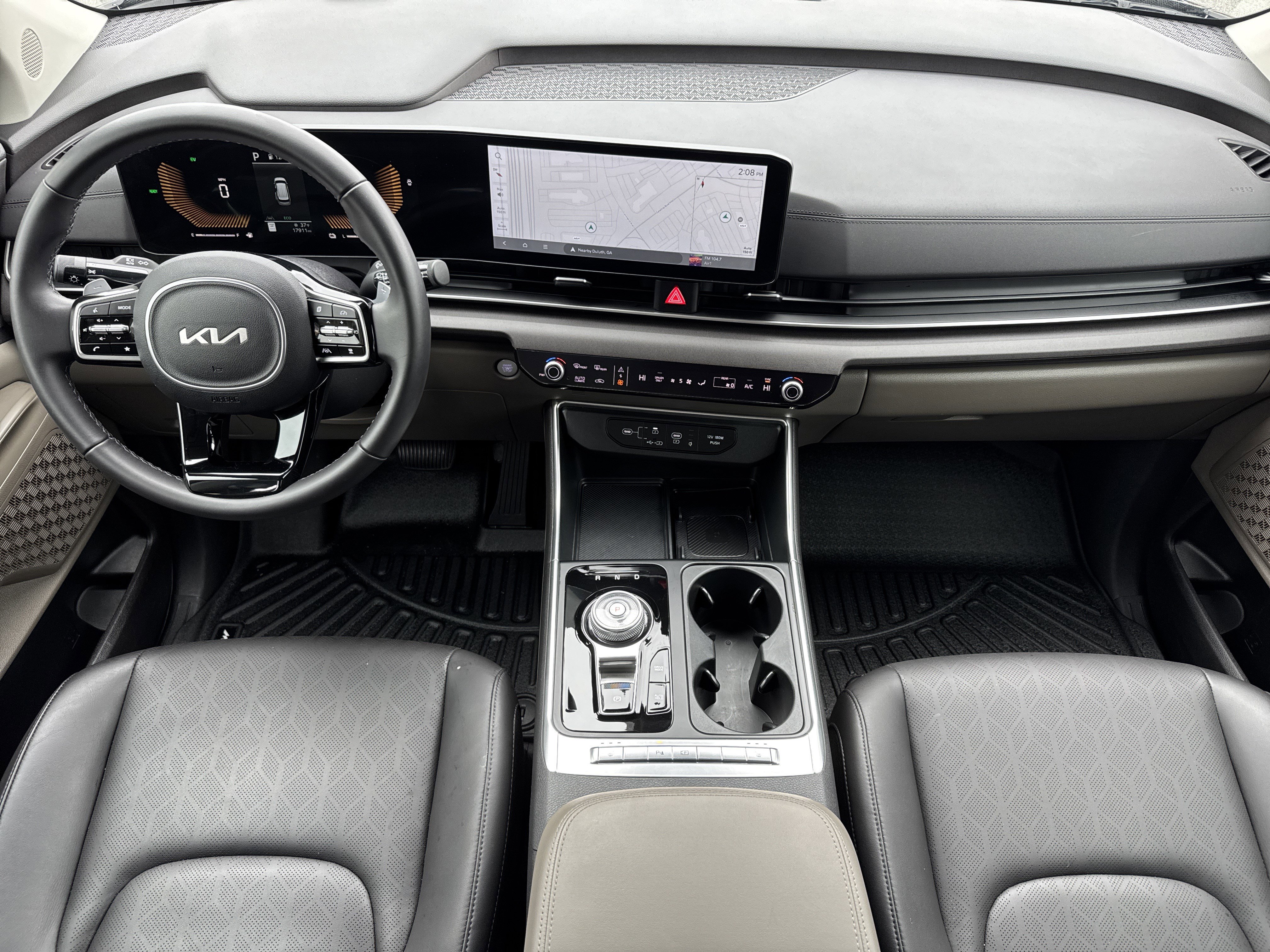 Used 2025 Kia Carnival EX image 27