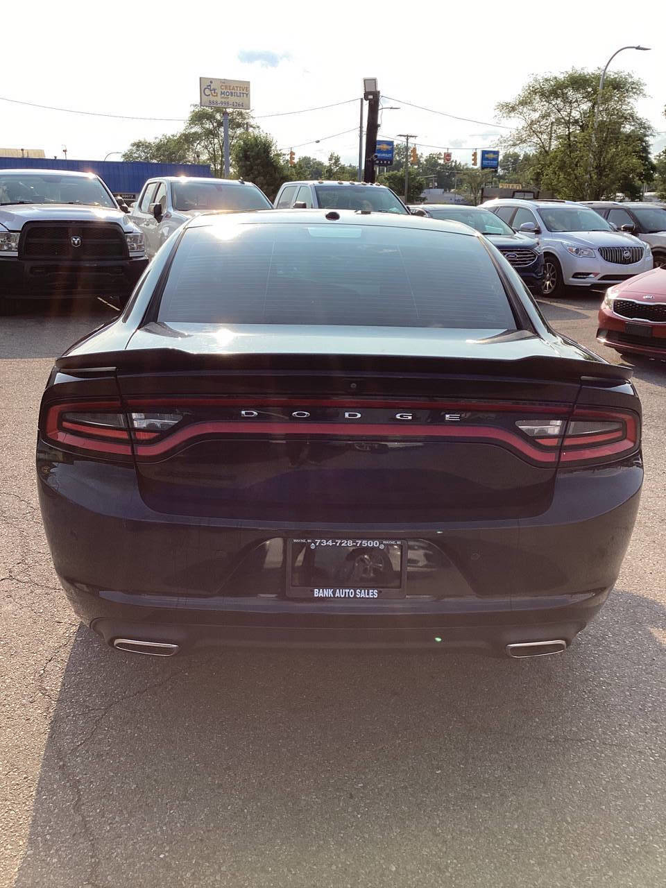 Used 2019 Dodge Charger SXT image 22
