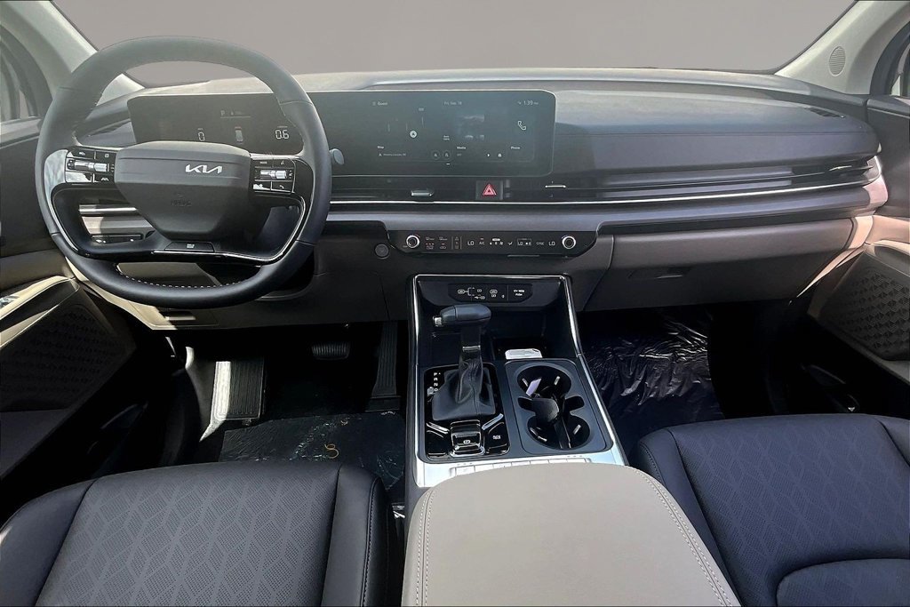 New 2027 Kia Carnival EX FWD image 5