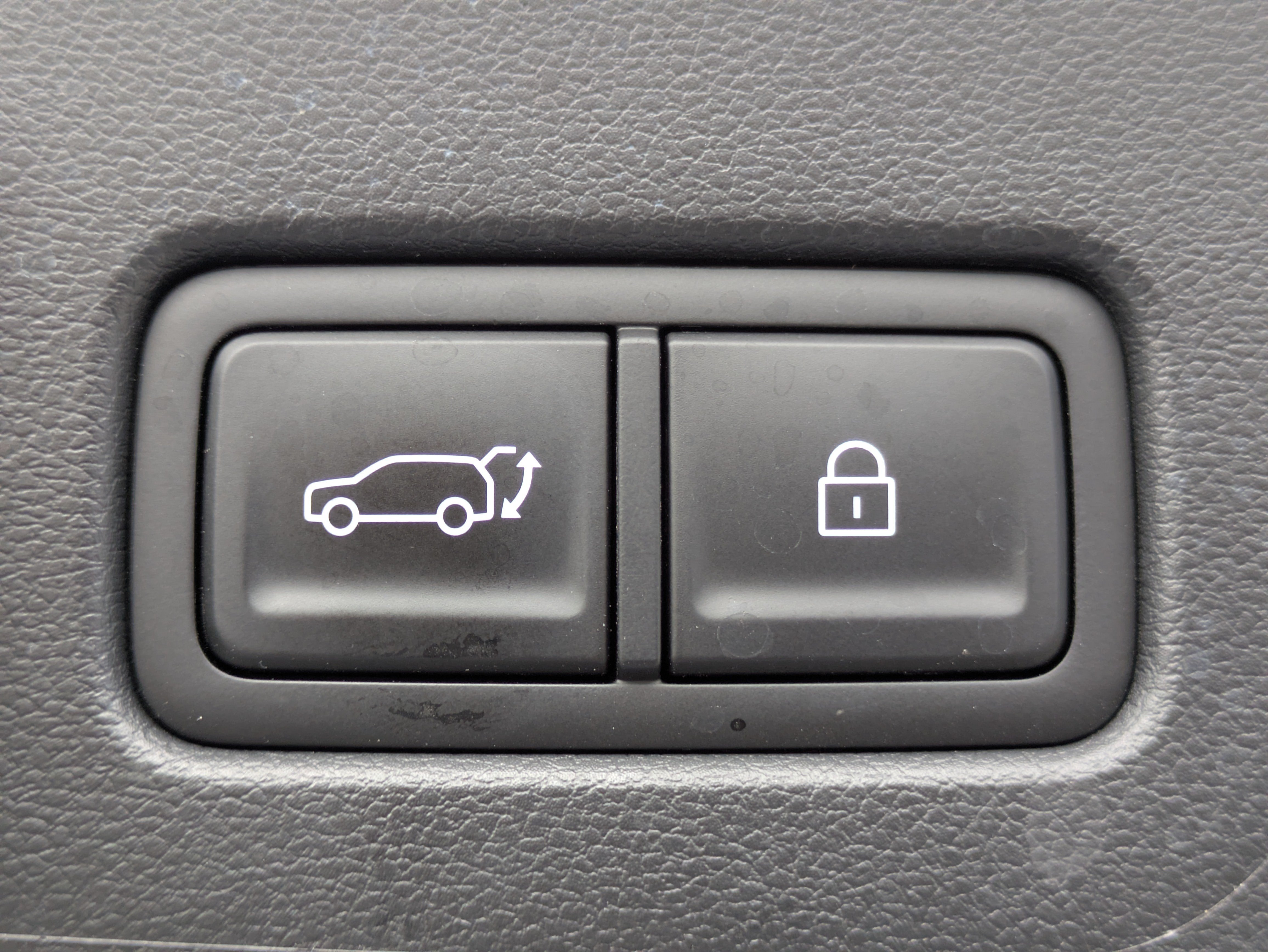 Used 2025 Hyundai Santa Fe SE FWD image 8