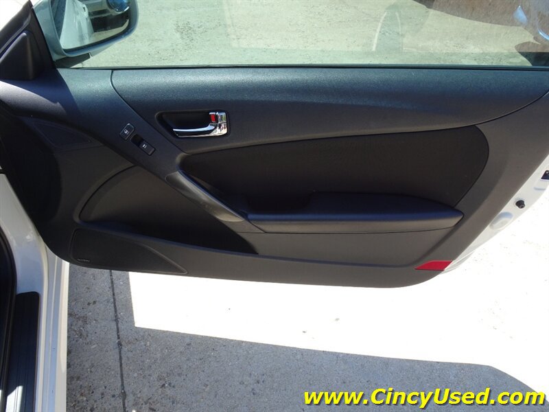 Used 2011 Hyundai Genesis 2.0T RWD image 29