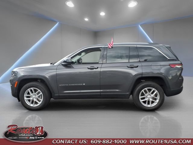 Used 2024 Jeep Grand Cherokee Laredo X AWD/4WD image 7
