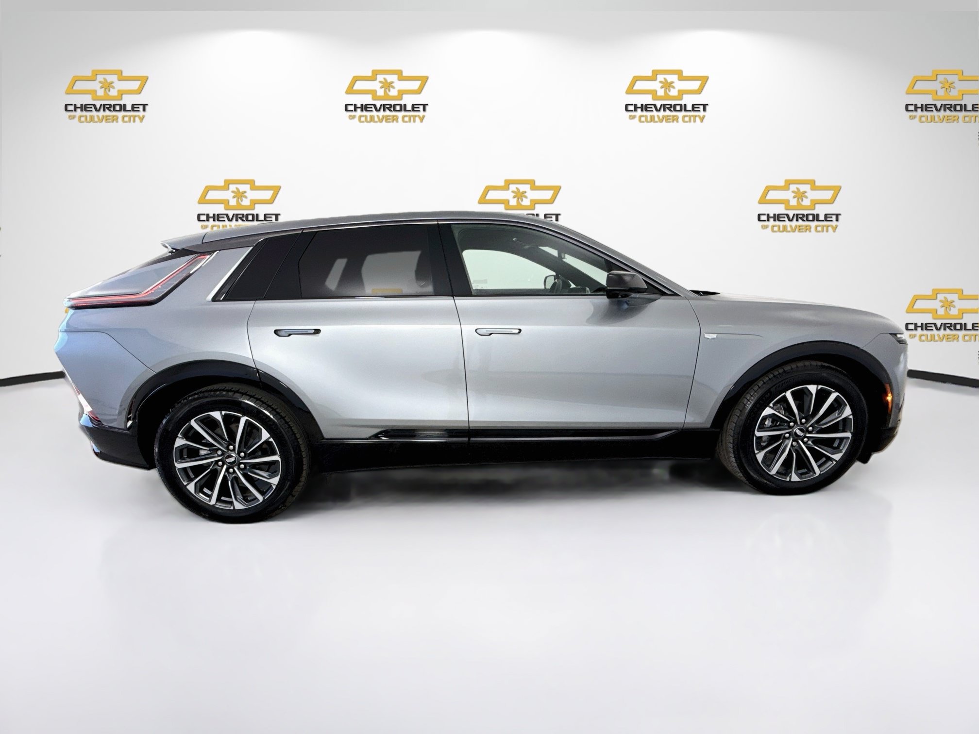 Used 2024 Cadillac Lyriq Sport AWD/4WD image 9