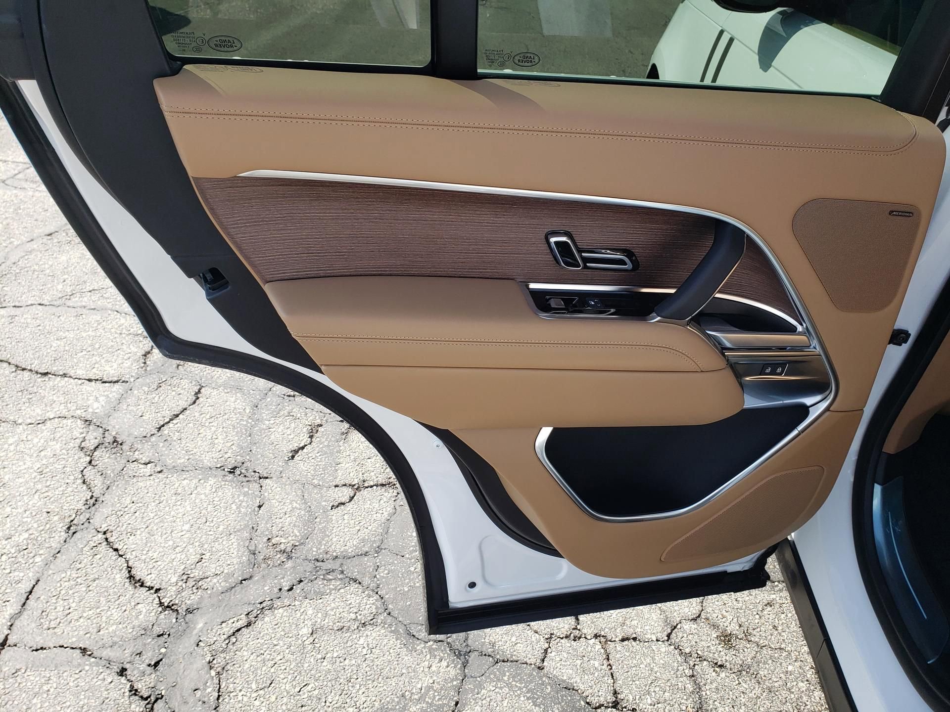 New 2026 Land Rover Range Rover SE image 12