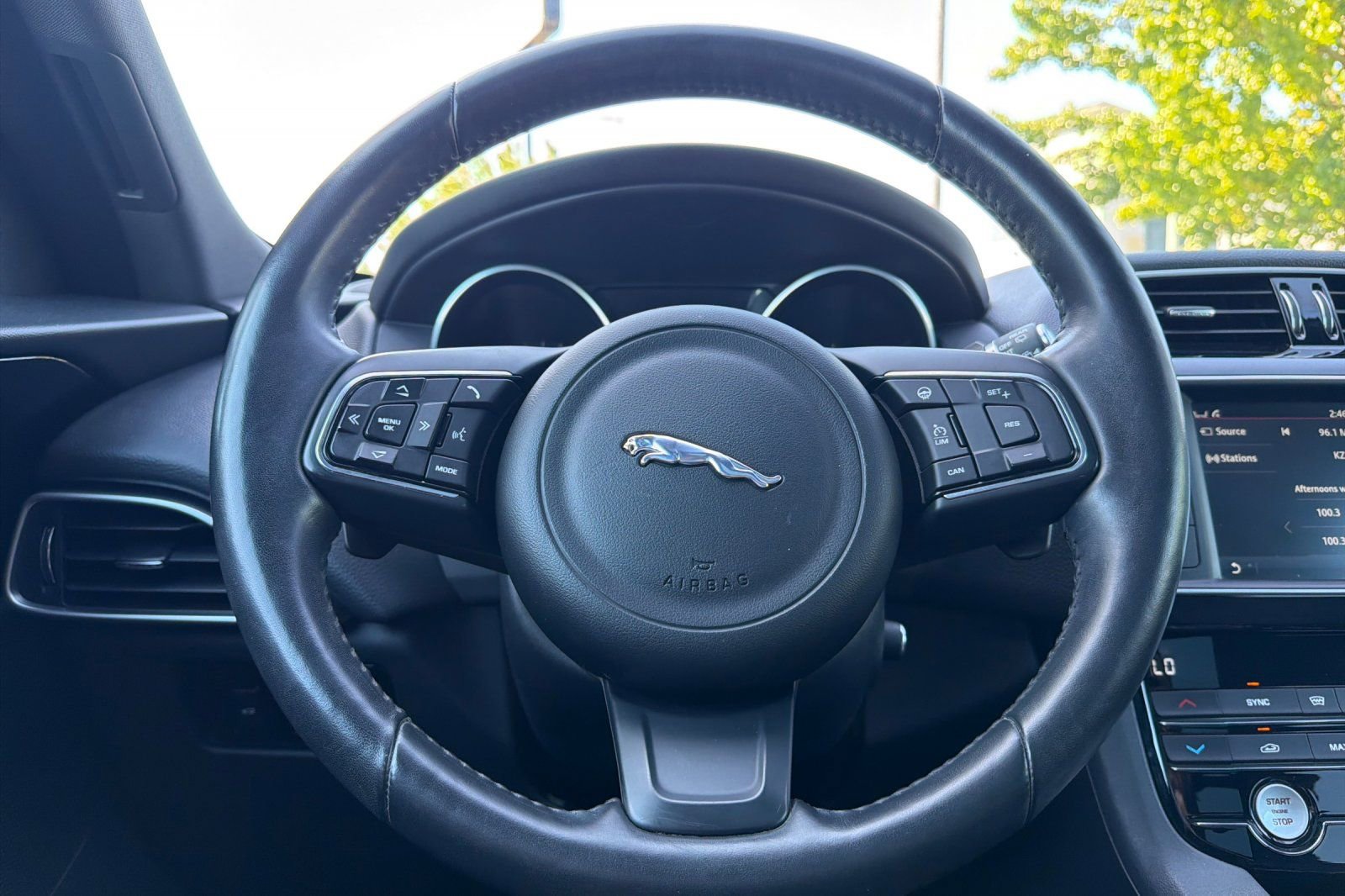Used 2017 Jaguar F-PACE Prestige AWD/4WD image 24