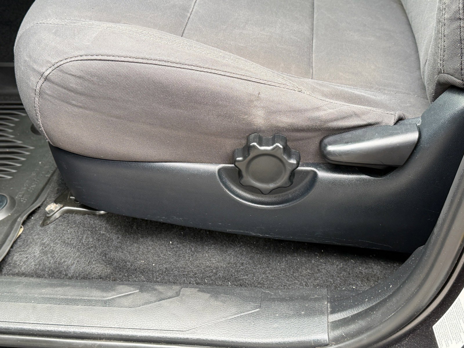 Used 2019 Toyota Tacoma TRD Sport w/ Technology Package RWD image 16