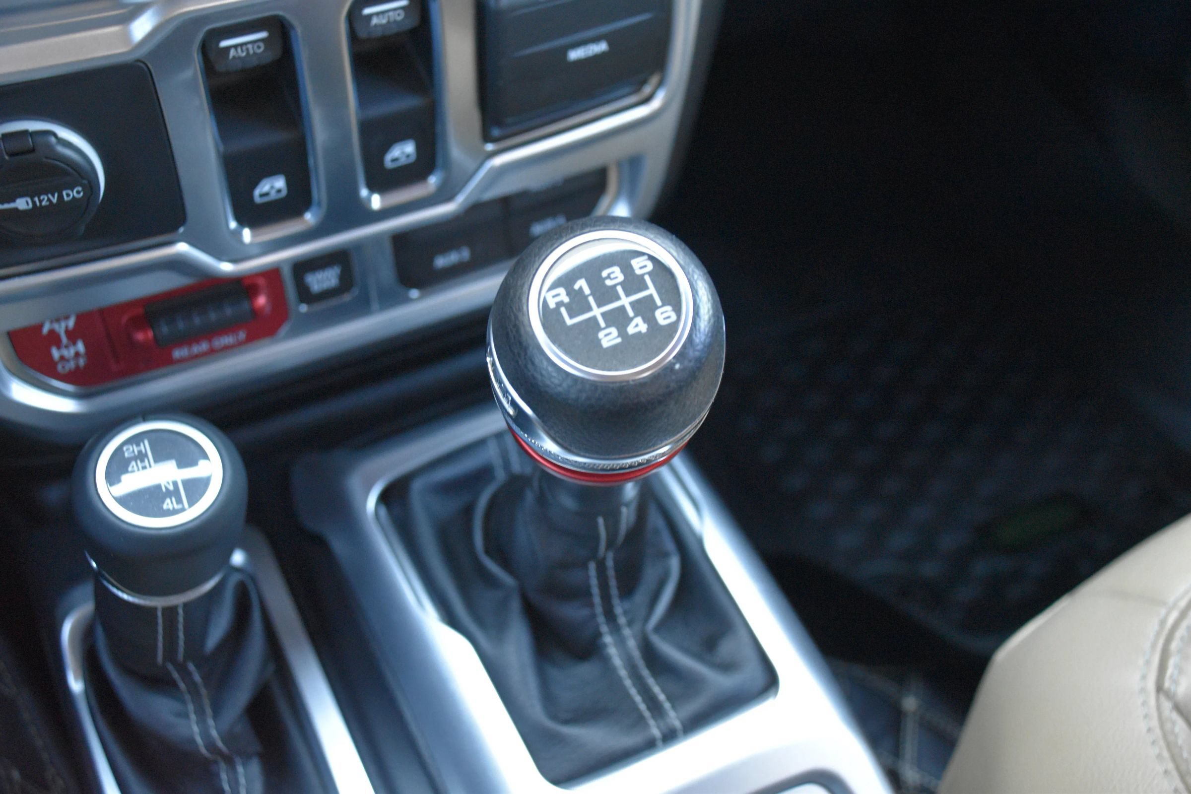 Used 2019 Jeep Wrangler Rubicon AWD/4WD image 35
