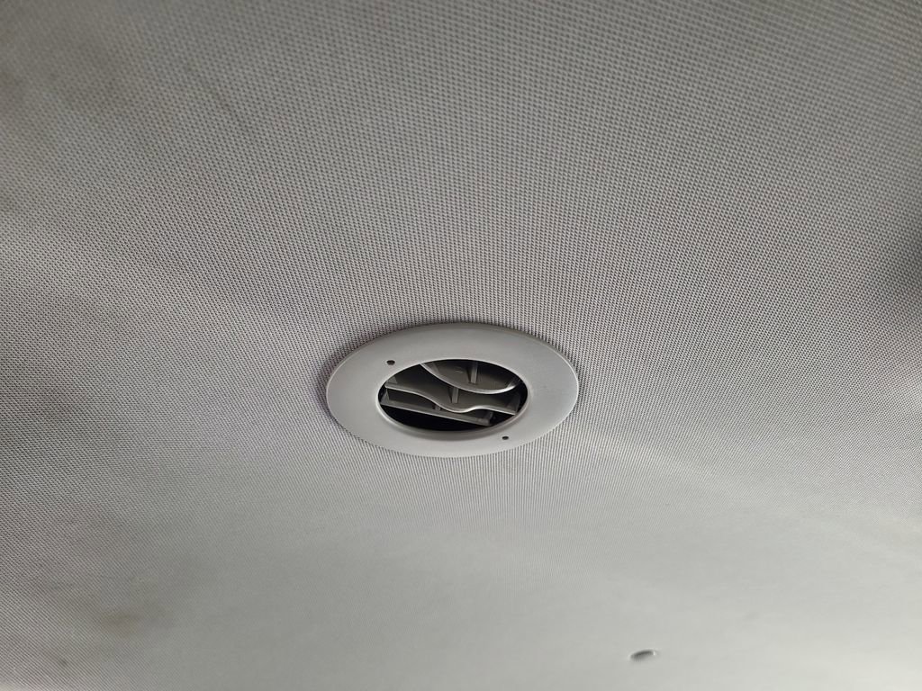 Used 2018 Buick Enclave Essence image 33