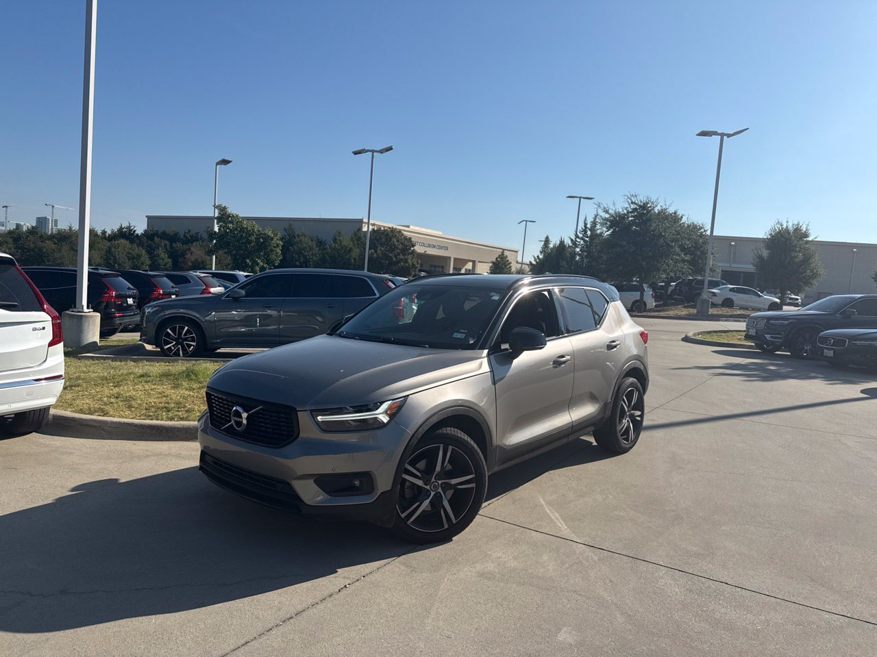 Used 2022 Volvo XC40 T4 R-Design