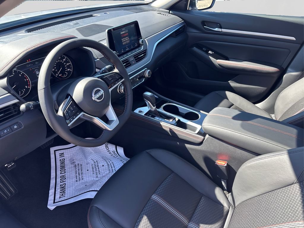 New 2025 Nissan Altima 2.5 SR image 9
