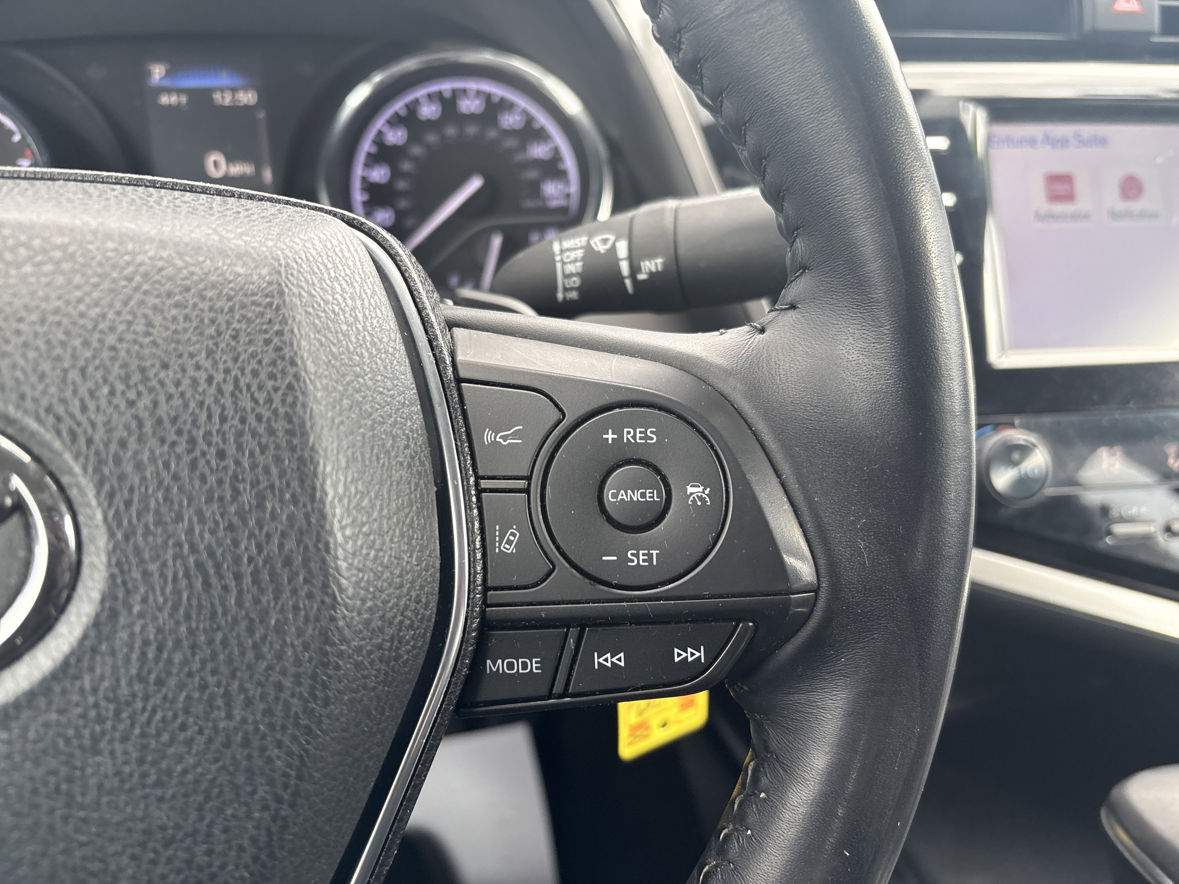 Used 2020 Toyota Camry SE image 19