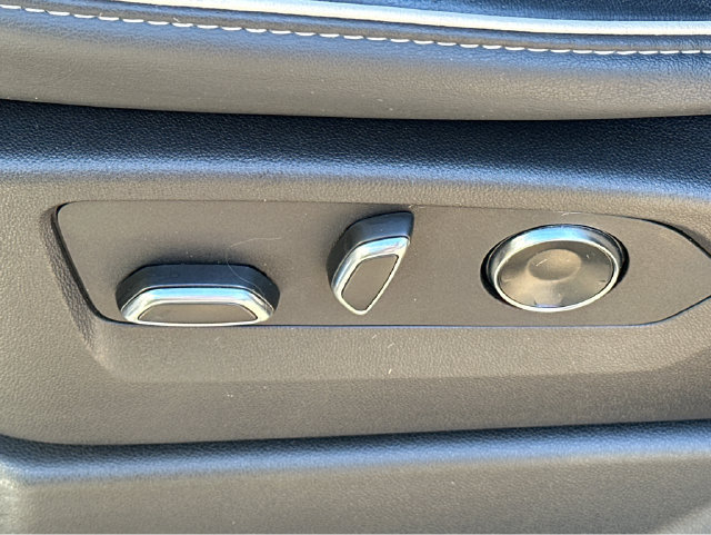 Certified 2025 Cadillac Escalade Premium Luxury RWD image 35